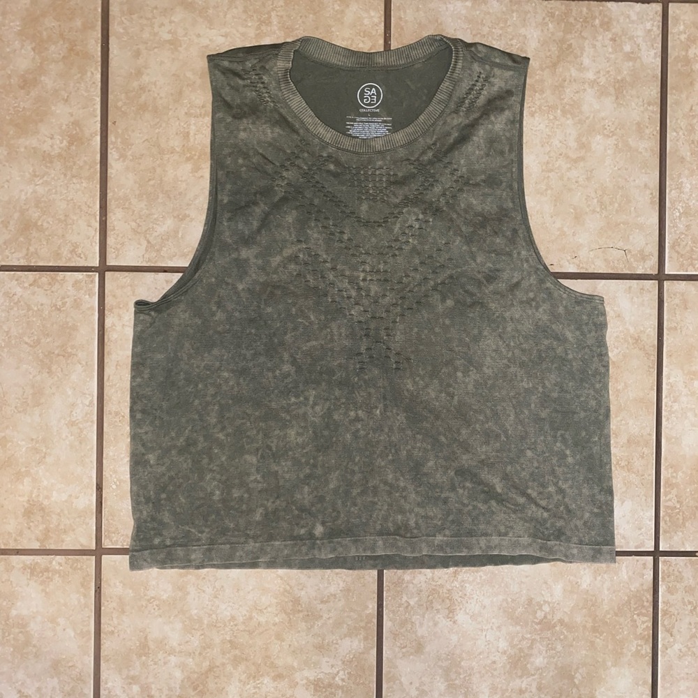 Sage tank - Picture 1 of 5